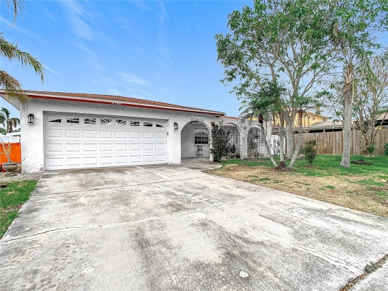 4740 114TH STREET, SAINT PETERSBURG, Florida 33708, 4 Bedrooms Bedrooms, ,2 BathroomsBathrooms,Residential,For Sale,114TH,MFRTB8324278