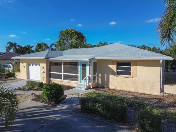 3873 21ST AVENUE, SAINT PETERSBURG, Florida 33713, 3 Bedrooms Bedrooms, ,3 BathroomsBathrooms,Residential,For Sale,21ST,MFRTB8324015